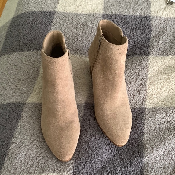 Suede booties size 7 - Picture 2 of 8
